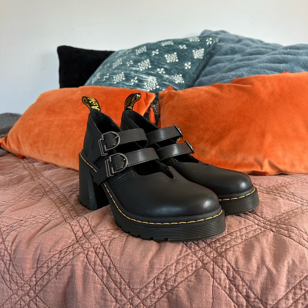 Dr. Martens - EVIEE SENDAL LEATHER HEELED SHOES